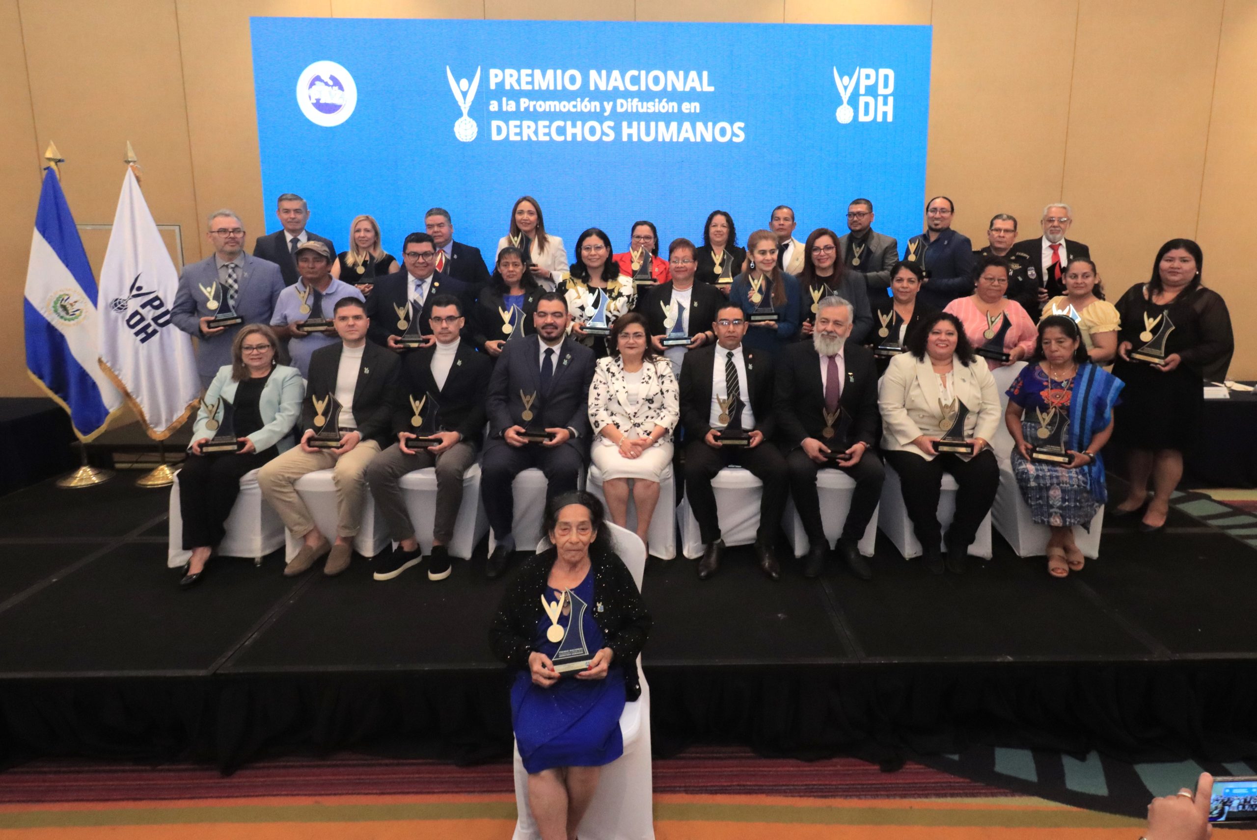 Procuradora Raquel Caballero de Guevara entrega el Premio Nacional de Derechos Humanos 2024